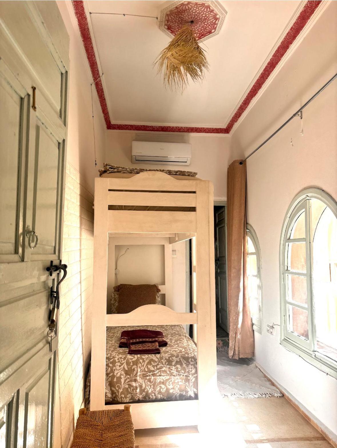 Sanwa Riad *